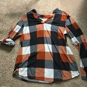 Long sleeve fall short. 3/4 sleeve or long sleeve size xl